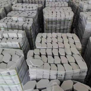 吴忠芝麻白石材冰裂纹，碎拼。