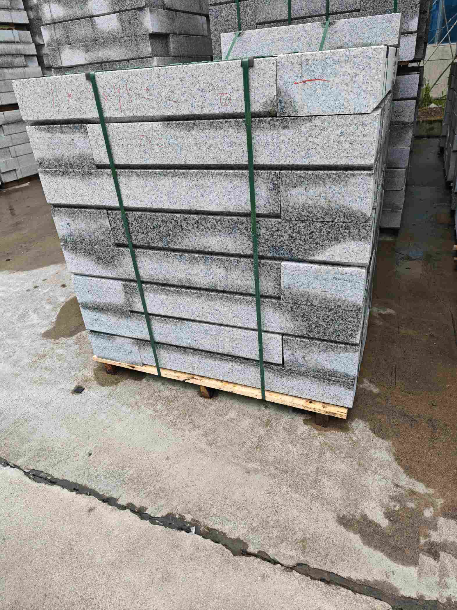 吴忠芙蓉白路牙石，马路牙子