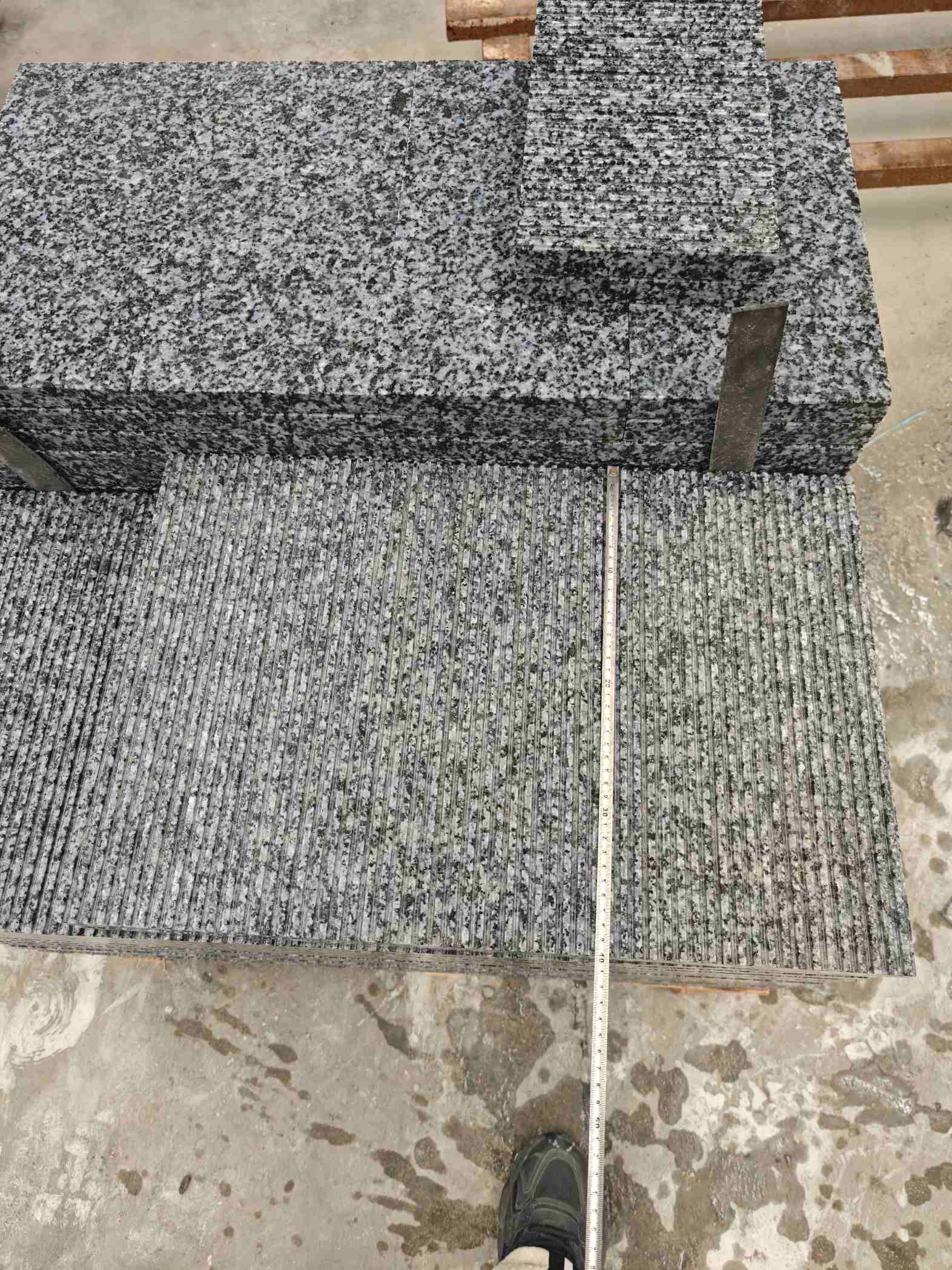 吴忠芝麻黑拉丝面