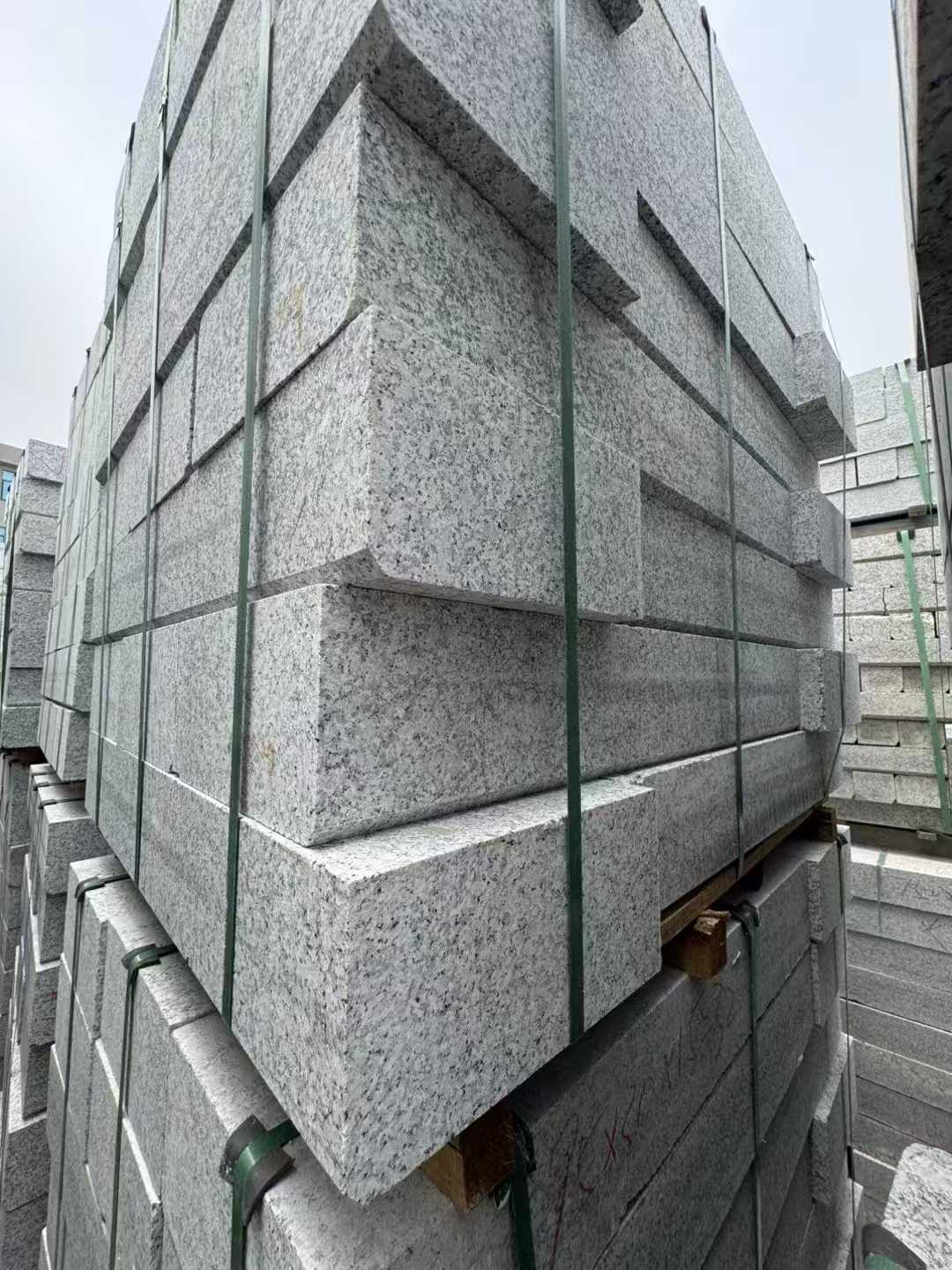 吴忠芝麻白路牙石 马路牙子