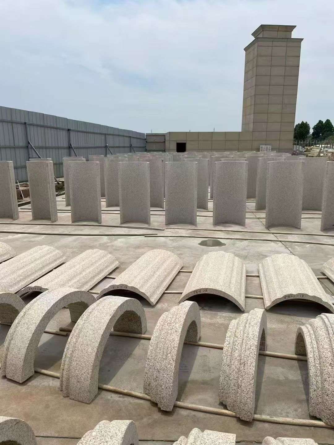 吴忠黄金麻别墅柱皮 异形 线条定制